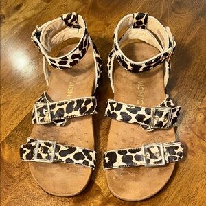 Vionic Elnora Leopard Print Sandals with Buckle Straps 9
